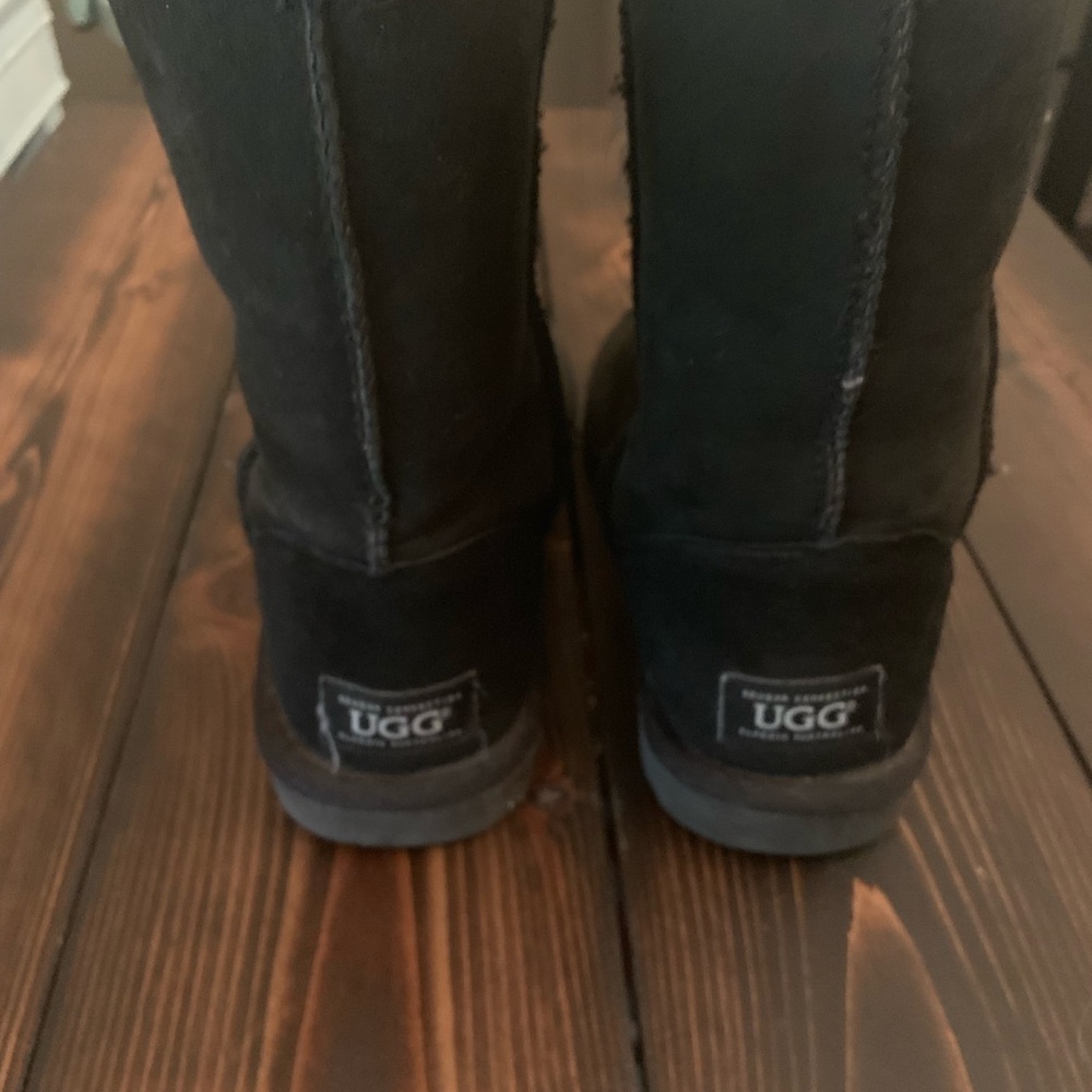 Uggs - image 3